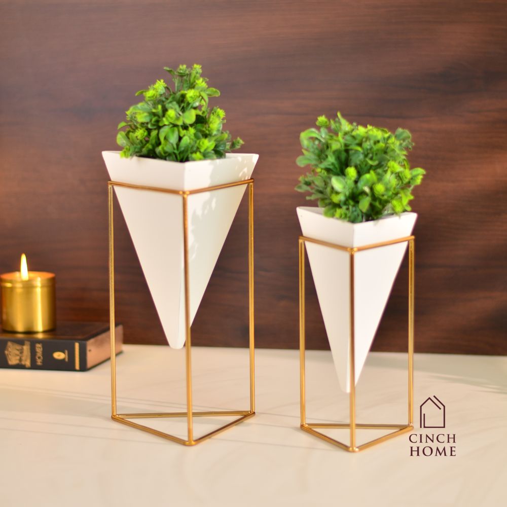 Desk planters, Office desk planters, Small desk planters, Indoor desk planters, Desk plant pots, Succulent desk planters, Desktop planters, Mini desk planters, Office desk plant pots, Modern desk planters, decorative planters, small metal planters, indoor planters, vases, metal vases, premium planters, unique home décor, luxury home decor, Office desk accessories, vases, premium vases, unique vases