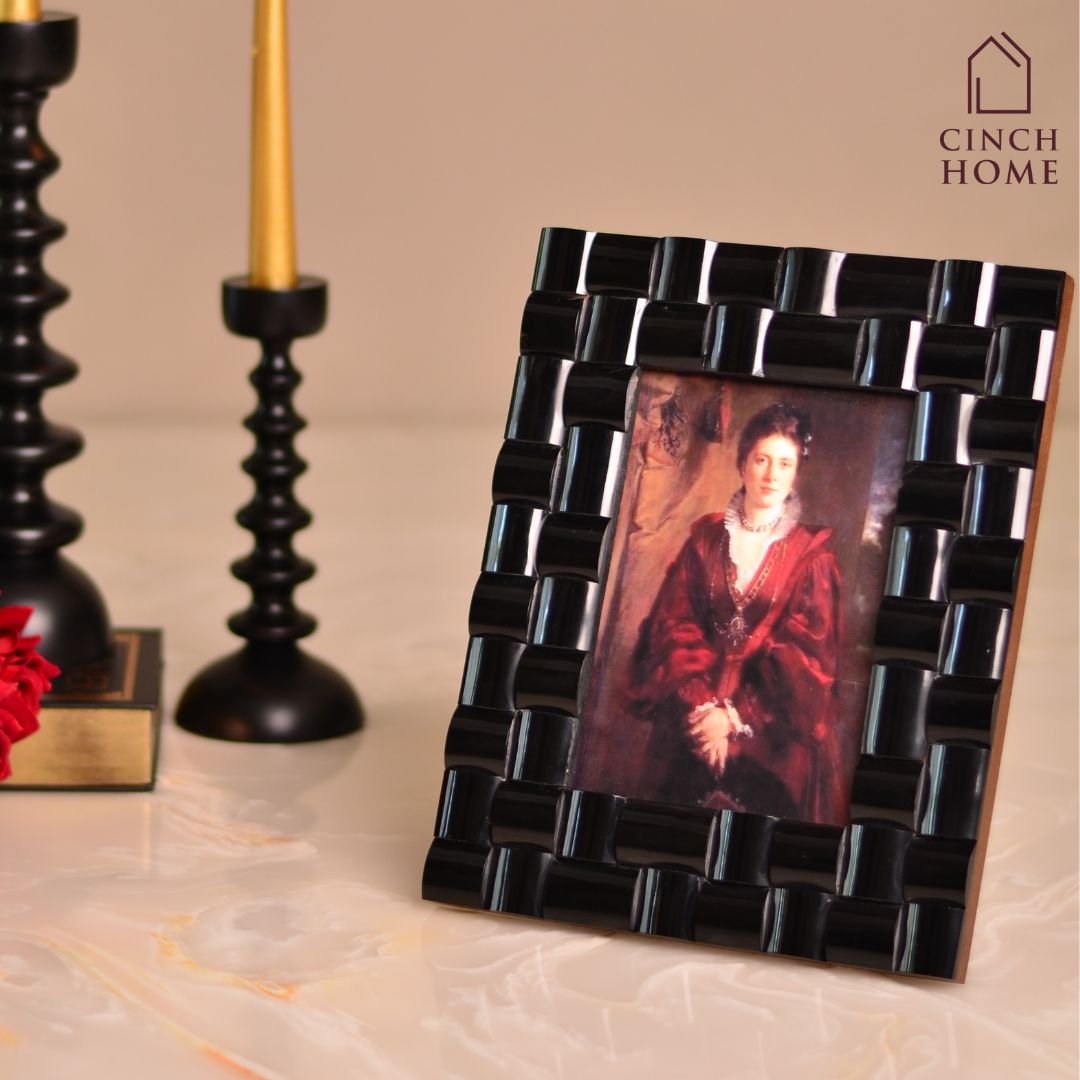 Capture your moments in unique photo frames by Cinch Home| Choose from a range of glass photo frames and resin photo frames online India | You can choose from vide range of photo frames of different sizes: 5*7" photo frames, 8*10" photo frame.