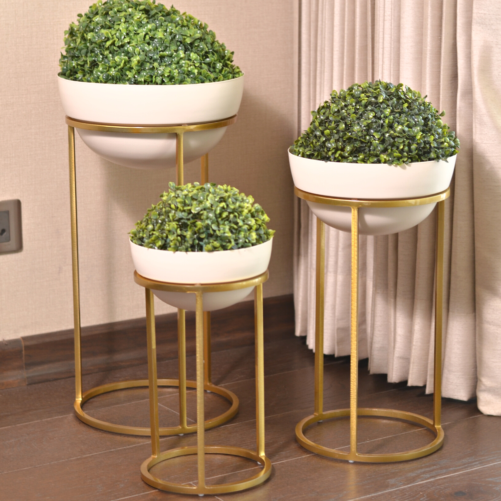 Spruce up your homes with elegant and stylish Metal Planters online India. Choose from a variety of affordable planters Online India. Exquisite Indoor Planters, decorative planters. Made in India, by artisans of India. Indoor Planters | Living room decor| Planters online India