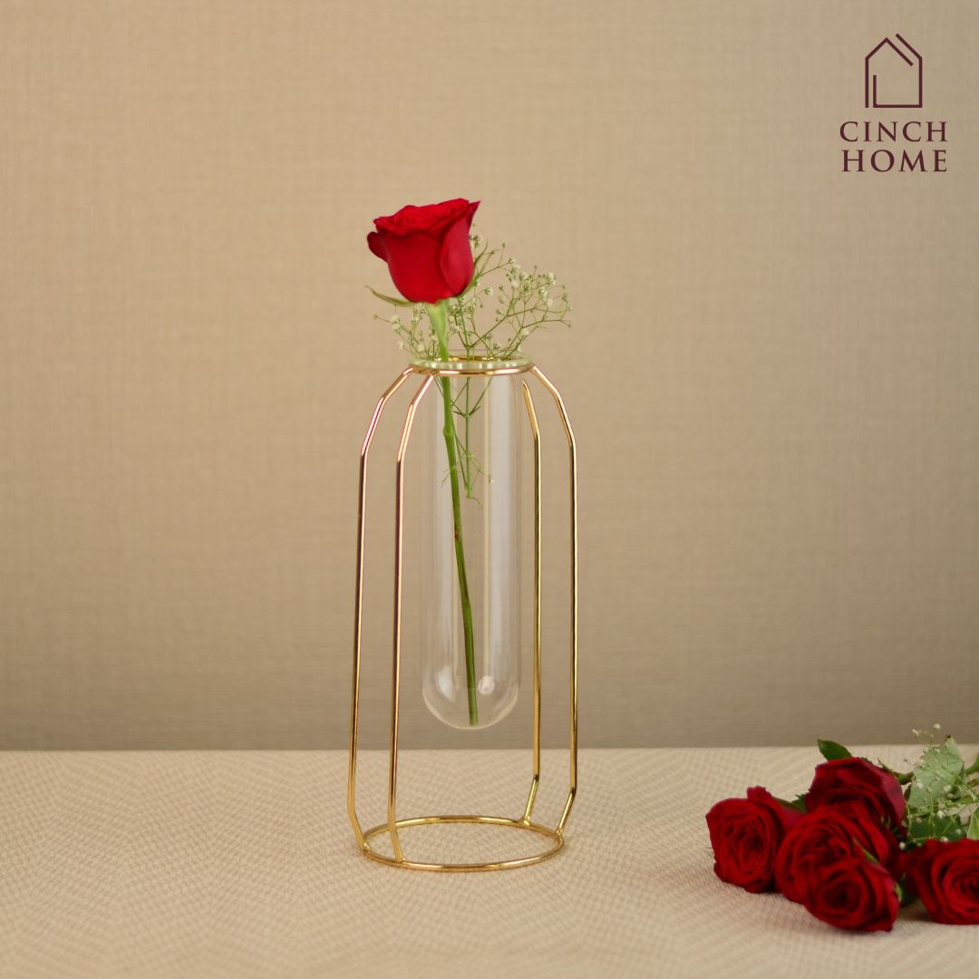 You can now shop from a beautiful range of Flower Vases at pocket friendly prices. Choose from a range of Glass Flower Vases and Metal vases | Unique Glass Vases| Decorative vases for your homes, living rooms.