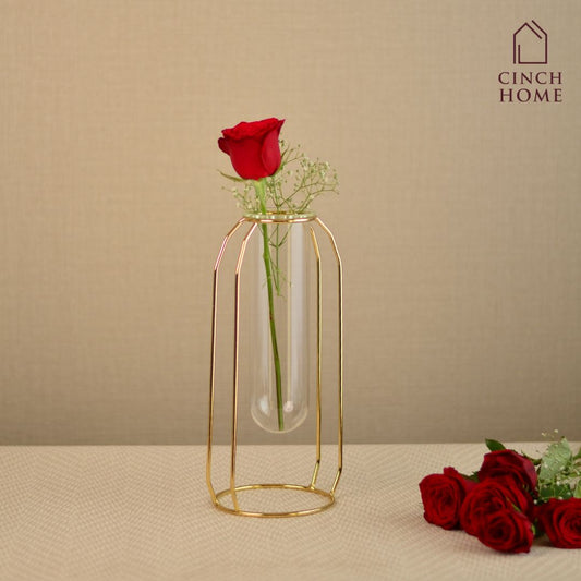 You can now shop from a beautiful range of Flower Vases at pocket friendly prices. Choose from a range of Glass Flower Vases and Metal vases | Unique Glass Vases| Decorative vases for your homes, living rooms.